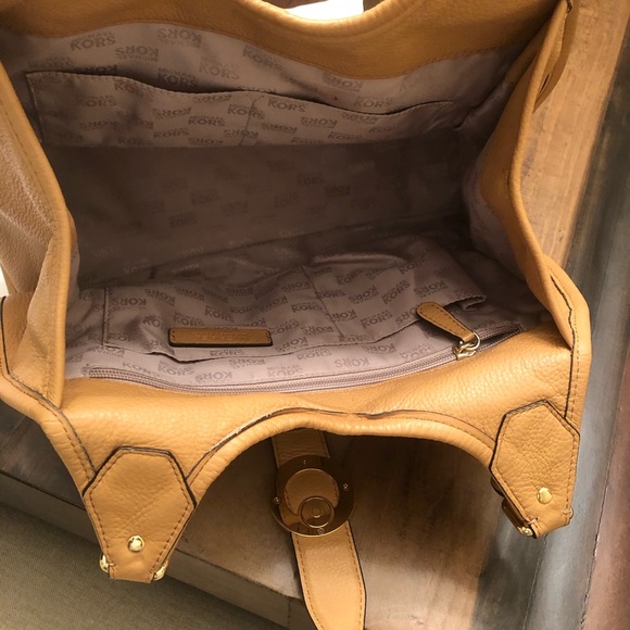 Michael Kors soft leather camel color handbag - Picture 9 of 9